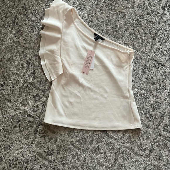 BNWT banana republic one shoulder ivory/white top with ruffle. - Picture 1 of 2